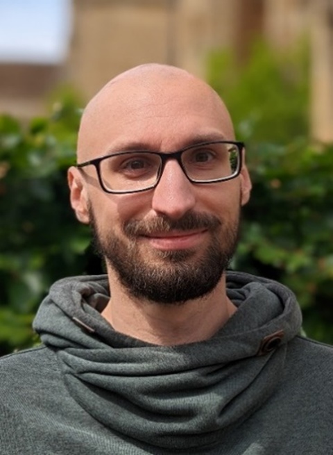 Dr. Nicolas Kratena